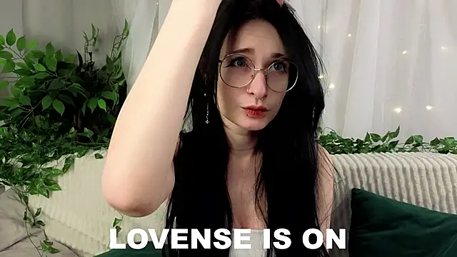 DarcyAspacio online show from February 13, 2026, 11:21 am