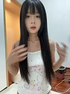 qiqi x online show from May 4, 2026, 2:20 pm