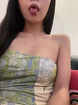 qiqi x online show from December 22, 2025, 4:07 pm