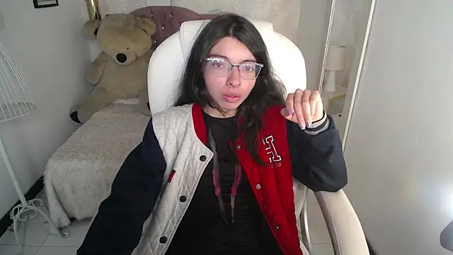 alllyson  online show from December 21, 2025, 7:59 pm