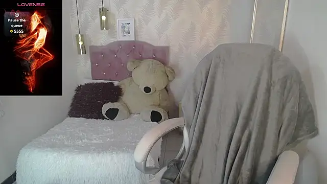 alllyson  online show from January 15, 2026, 7:39 pm