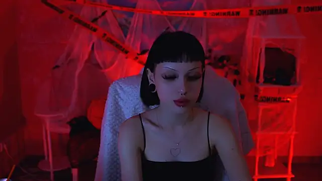 MiaCain online show from October 20, 2025, 8:09 pm