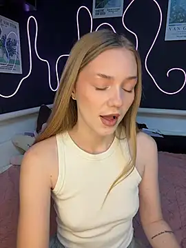 MilaMoone online show from February 27, 2026, 11:43 am