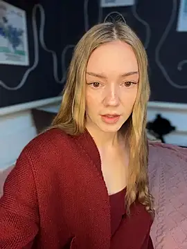 MilaMoone online show from March 31, 2026, 10:50 am