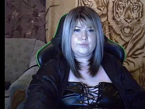 YuliiaSan online show from November 27, 2025, 4:18 pm