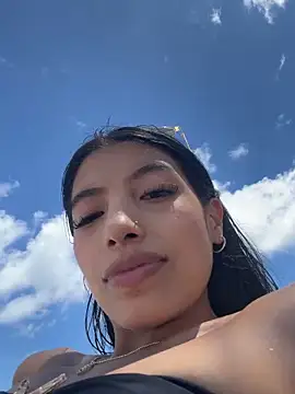 Tiffany Low online show from April 27, 2026, 6:28 pm