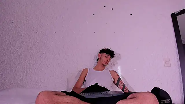 j martony online show from November 11, 2025, 12:33 pm