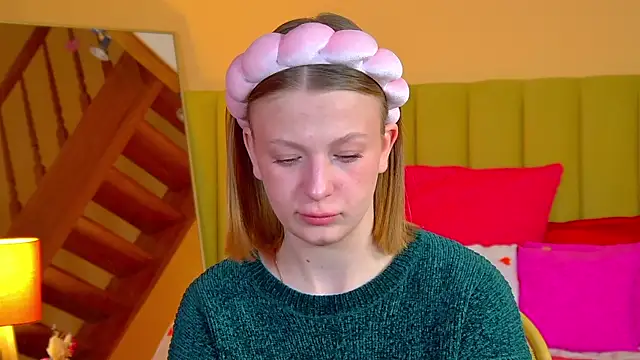 BeatriceBinoche online show from April 22, 2026, 6:36 pm