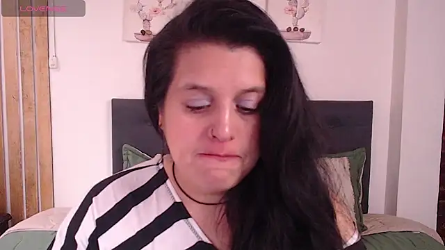 Andrea secret  online show from February 4, 2026, 3:18 pm