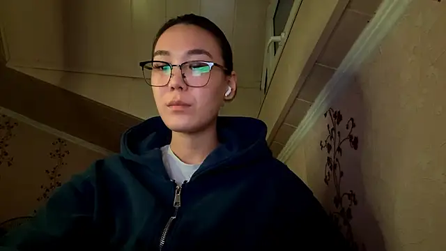 Snapshot of marry_dreams chatting on November 8, 2025, 12:42 pm marry dreams online show from November 8, 2025, 12:42 pm