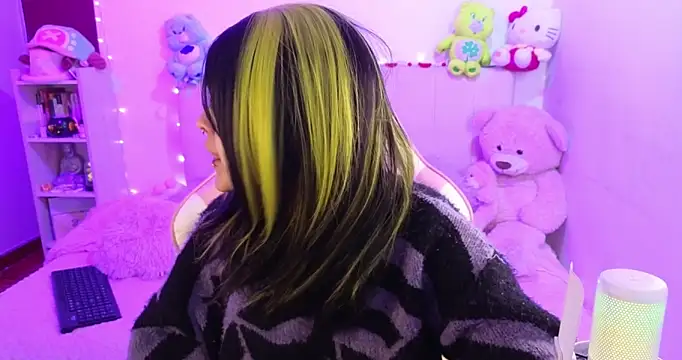 Snapshot of NekoWaifu chatting on February 24, 2026, 1:45 pm NekoWaifu online show from February 24, 2026, 1:45 pm