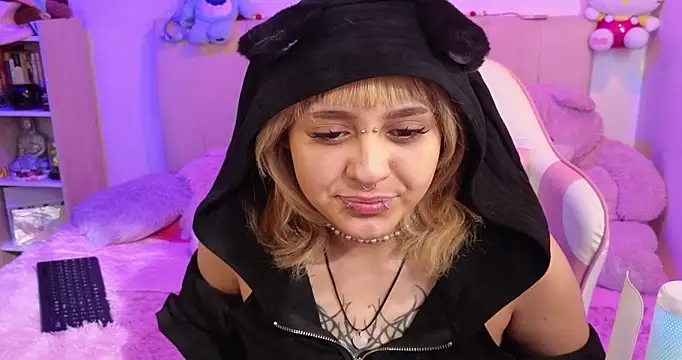 Snapshot of NekoWaifu chatting on March 1, 2026, 1:22 pm NekoWaifu online show from March 1, 2026, 1:22 pm