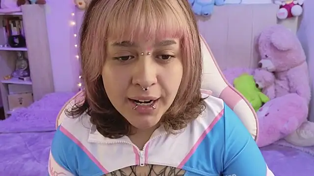 Snapshot of NekoWaifu chatting on May 3, 2026, 2:42 pm NekoWaifu online show from May 3, 2026, 2:42 pm