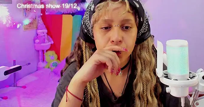 Snapshot of NekoWaifu chatting on December 18, 2025, 1:59 pm NekoWaifu online show from December 18, 2025, 1:59 pm