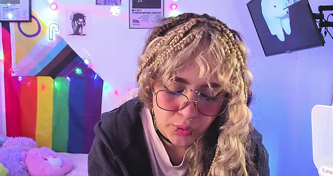 Snapshot of NekoWaifu chatting on November 29, 2025, 1:11 pm NekoWaifu online show from November 29, 2025, 1:11 pm