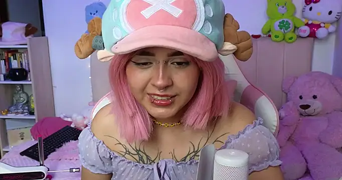 Snapshot of NekoWaifu chatting on February 21, 2026, 1:57 pm NekoWaifu online show from February 21, 2026, 1:57 pm