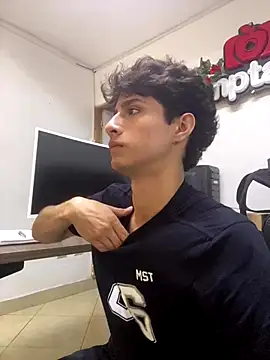 Snapshot of Xam_Collen chatting on December 4, 2025, 4:17 pm Xam Collen online show from December 4, 2025, 4:17 pm