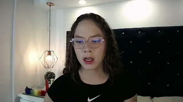 bycandy  online show from September 22, 2025, 1:50 pm