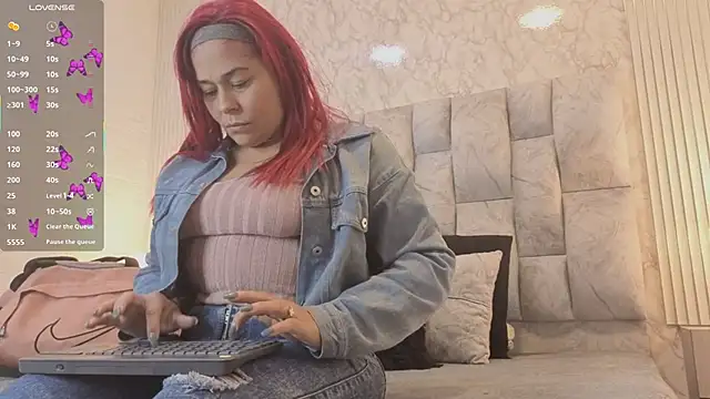 sofiagutierrez   online show from October 5, 2025, 2:57 am