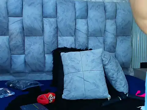 sofiagutierrez   online show from September 28, 2025, 1:56 am