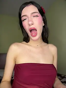 Emily-hottson online show from July 12, 2026, 11:16 pm