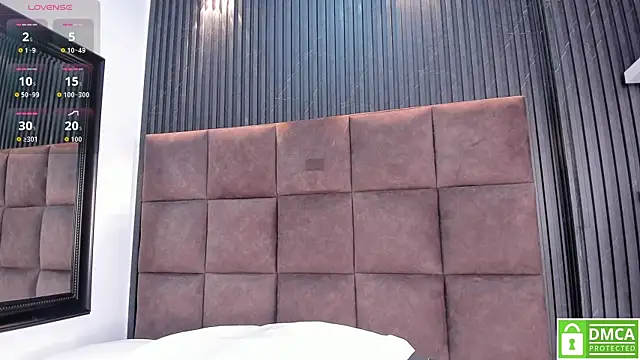 Scarlet  Jones  online show from February 24, 2026, 11:38 pm