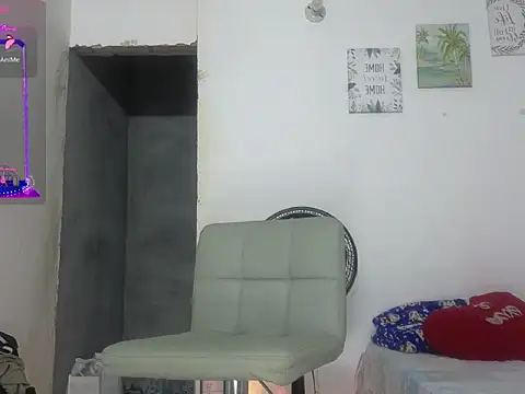 Mia Doll01 online show from October 3, 2025, 7:48 pm