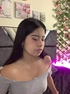 Emily Cat18 online show from April 29, 2026, 8:48 pm