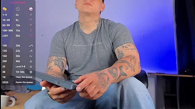 Snapshot of denis_munera chatting on October 16, 2025, 10:01 am denis munera online show from October 16, 2025, 10:01 am