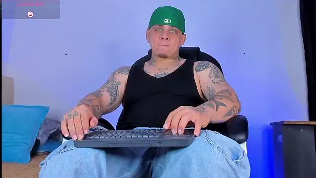 Snapshot of denis_munera chatting on October 12, 2025, 2:40 pm denis munera online show from October 12, 2025, 2:40 pm