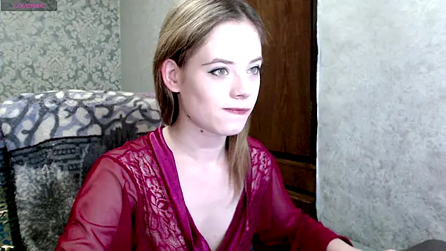 Kate  Loves online show from November 24, 2025, 7:14 pm