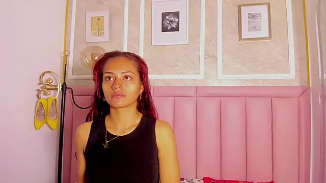 HoollyHendrix online show from January 13, 2026, 8:35 pm