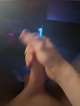 jstntz online show from April 12, 2026, 9:18 pm