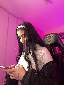 camila1 torres  online show from February 2, 2026, 6:40 pm