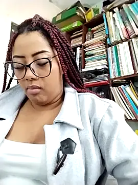 Ebony-Goddess19 online show from November 12, 2025, 3:27 pm