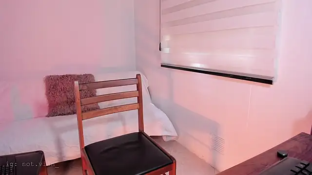 SarahCastillo  online show from March 4, 2026, 3:53 pm