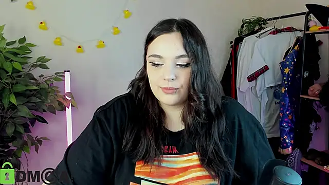 Snapshot of Mia_R0ss chatting on February 4, 2026, 12:38 am Mia R0ss online show from February 4, 2026, 12:38 am