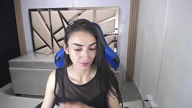 Snapshot of Maily_a_ chatting on December 5, 2025, 3:16 am Maily a online show from December 5, 2025, 3:16 am