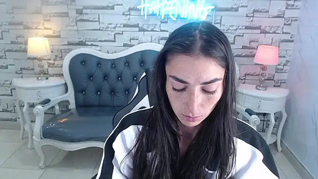 Snapshot of Maily_a_ chatting on January 18, 2026, 1:03 pm Maily a online show from January 18, 2026, 1:03 pm