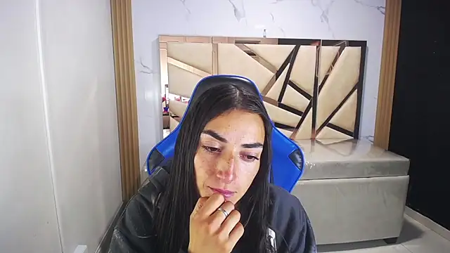 Snapshot of Maily_a_ chatting on January 8, 2026, 3:01 am Maily a online show from January 8, 2026, 3:01 am