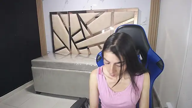 Snapshot of Maily_a_ chatting on November 16, 2025, 3:00 am Maily a online show from November 16, 2025, 3:00 am