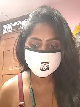 Jasmine Januja online show from November 26, 2025, 2:06 pm