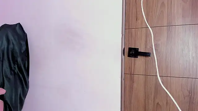 Yuni kim online show from October 28, 2025, 3:22 pm