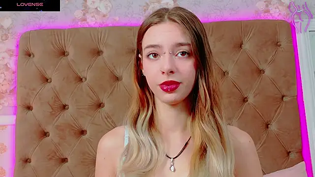 CoraVex online show from November 8, 2025, 5:11 am