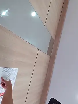 MaiHoang2k online show from October 3, 2025, 6:48 am