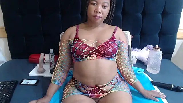 massive booty25 online show from February 11, 2026, 6:02 am