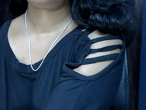 Snapshot of SURBHI_98 chatting on September 22, 2025, 6:41 am SURBHI 98 online show from September 22, 2025, 6:41 am