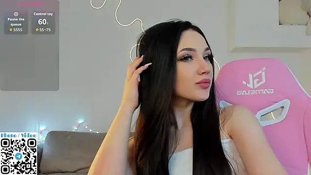 Helen Spark online show from September 20, 2025, 2:05 am