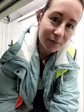 bichota85 online show from March 10, 2026, 11:25 am