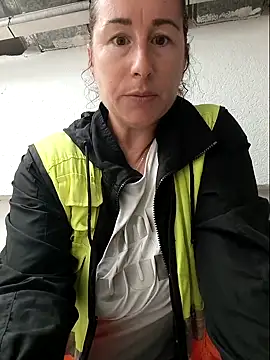 bichota85 online show from October 9, 2025, 10:38 am